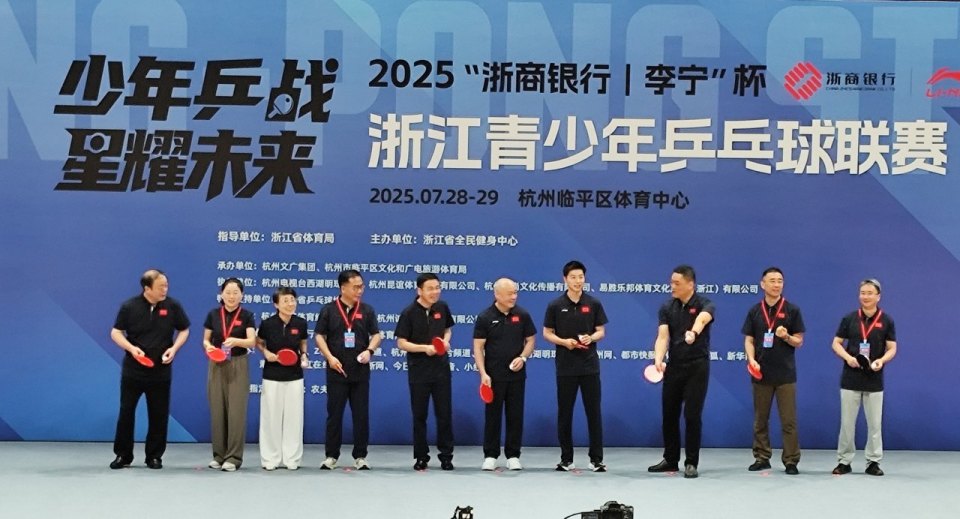 一张拉满的