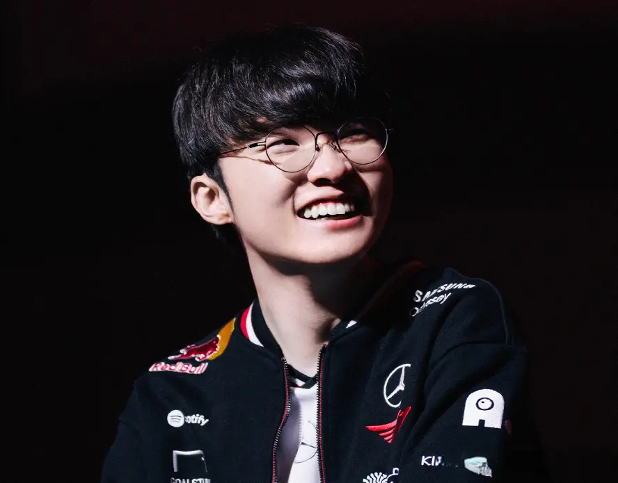 alt, 接受采访 alt, 接受采访