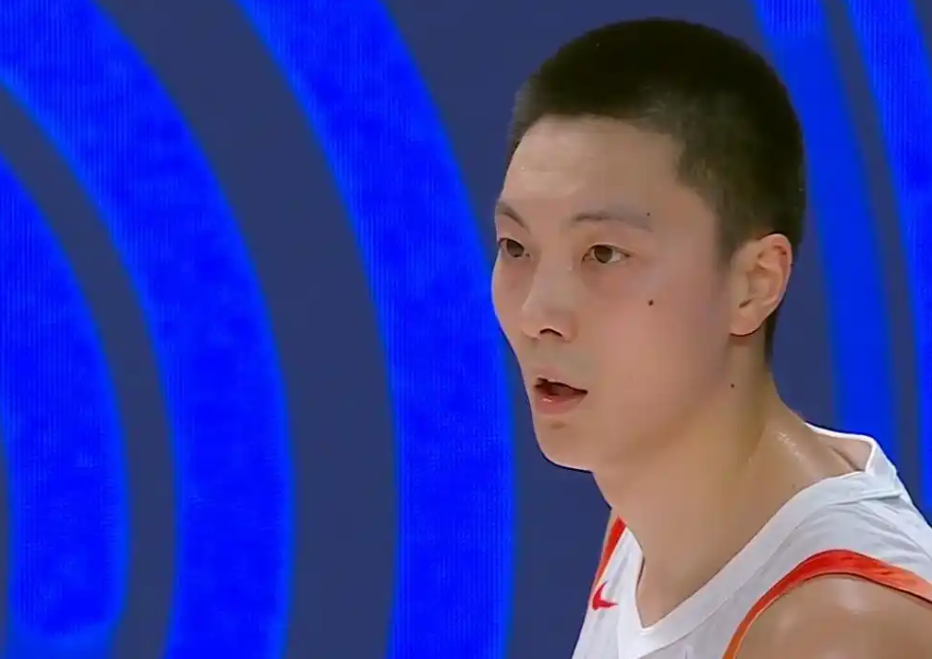 至少全队的, 防守的侵略, 这样的动态