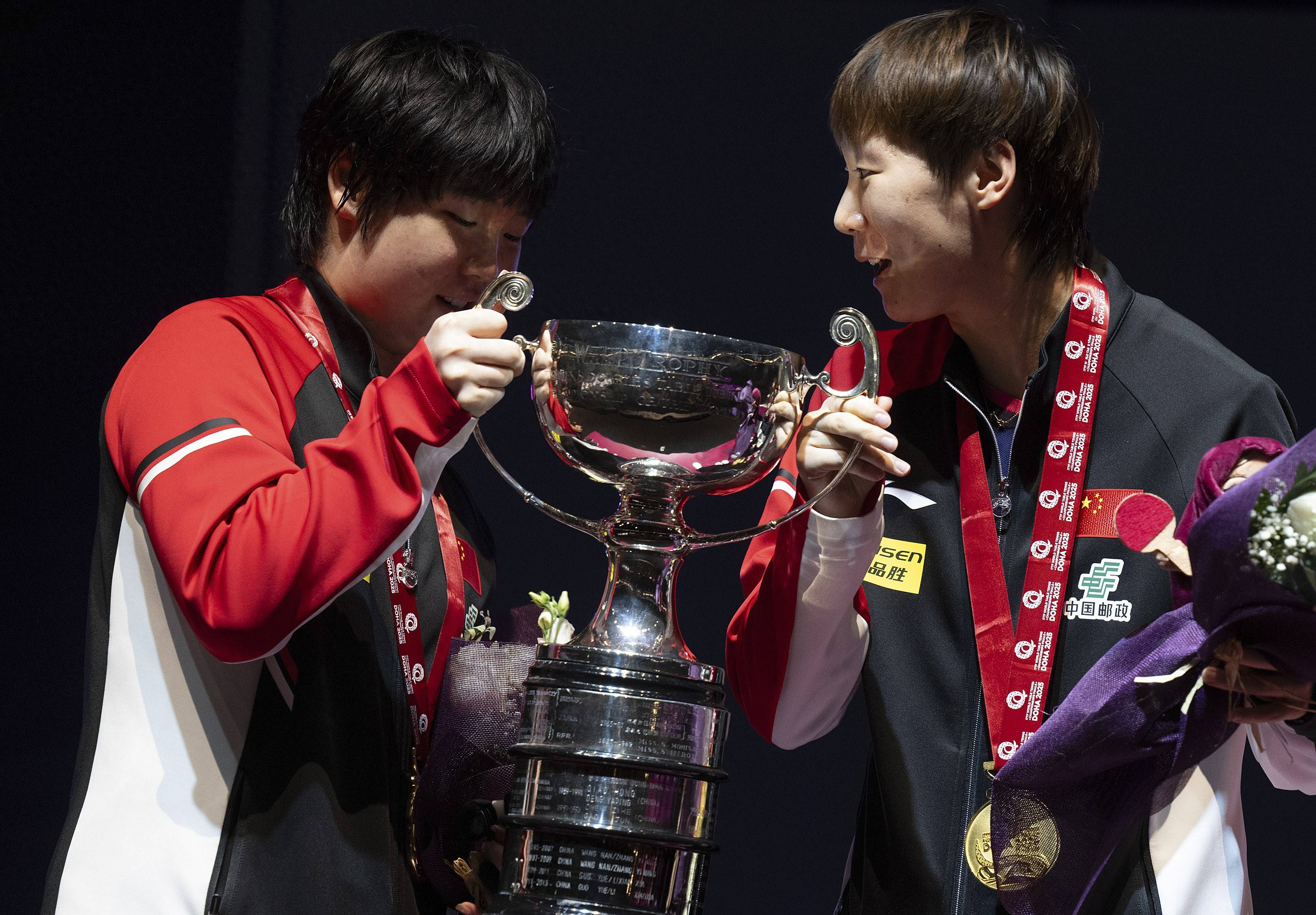 阵容并且站, 这一系列的, 女单世界第